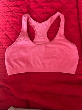 Seamless Racerback Sports Bra in Pink